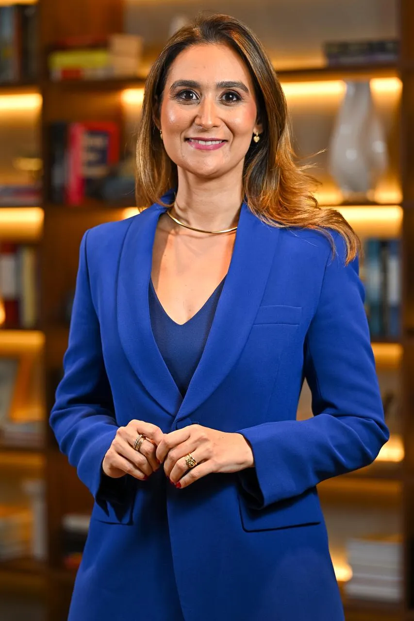 Dra. Lara Medeiros